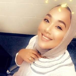 Meet your Posher, Fatima